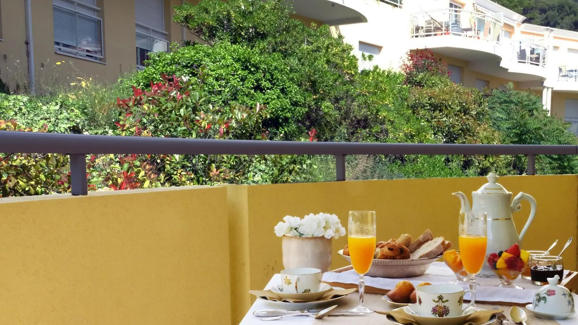 Grace & Breakfast Bed & Breakfast Beausoleil 0*,
