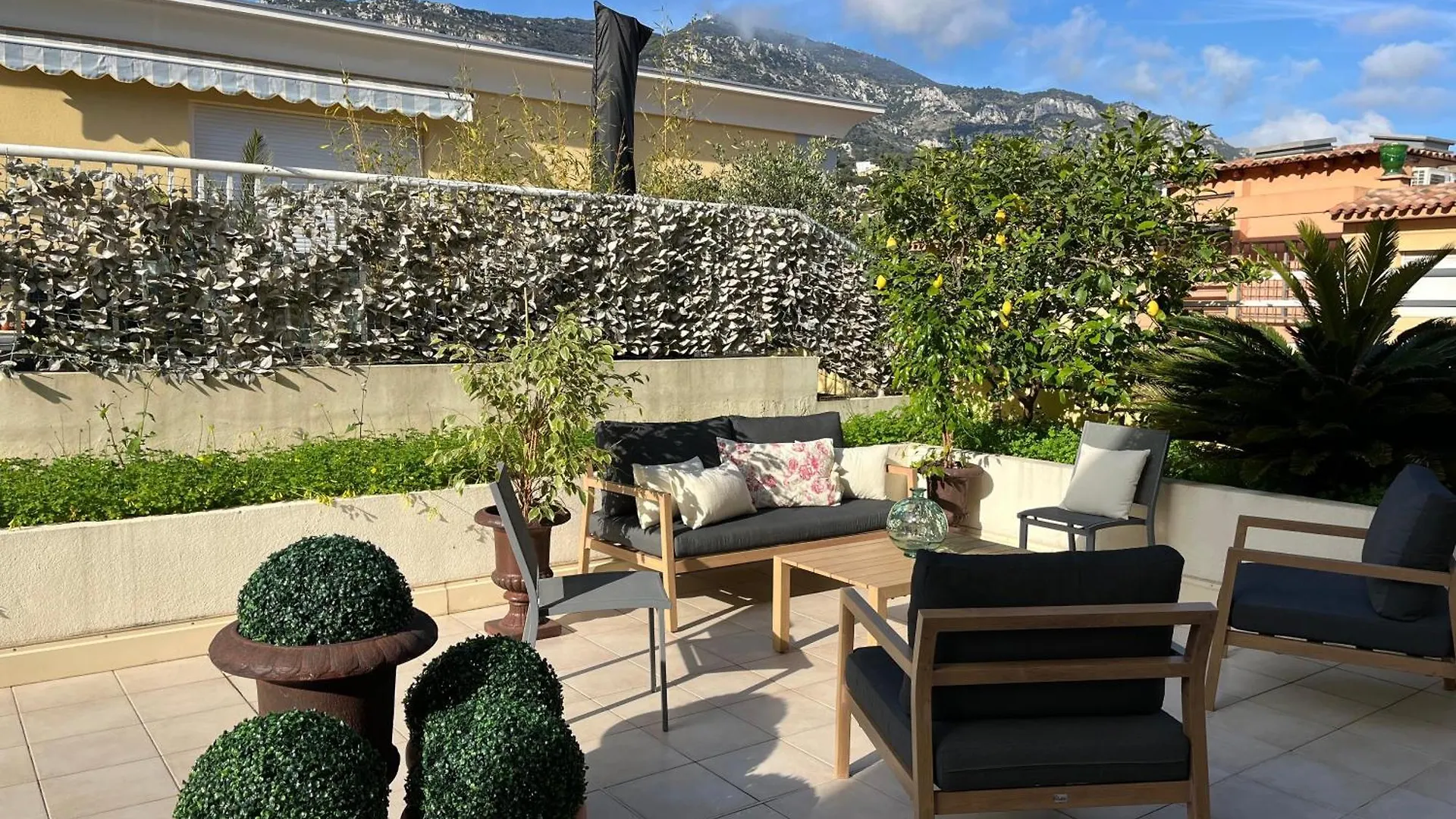 Grace & Breakfast Bed & Breakfast Beausoleil France